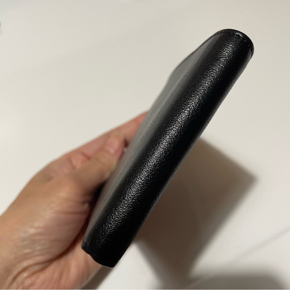 BNWOT Genuine Leather Bifold Men's Wallet - Picture 6 of 9